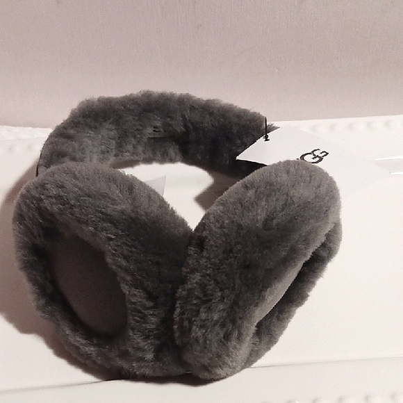 Gorgeous! UGG Charcoal Gray Shearling Sheepskin Earmuffs ⚜️☃️⚜️ - Picture 4 of 10